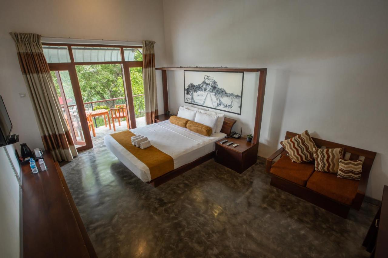 Sigiriya Wewa Addara Hotel - Hotel By The Lake Exteriör bild