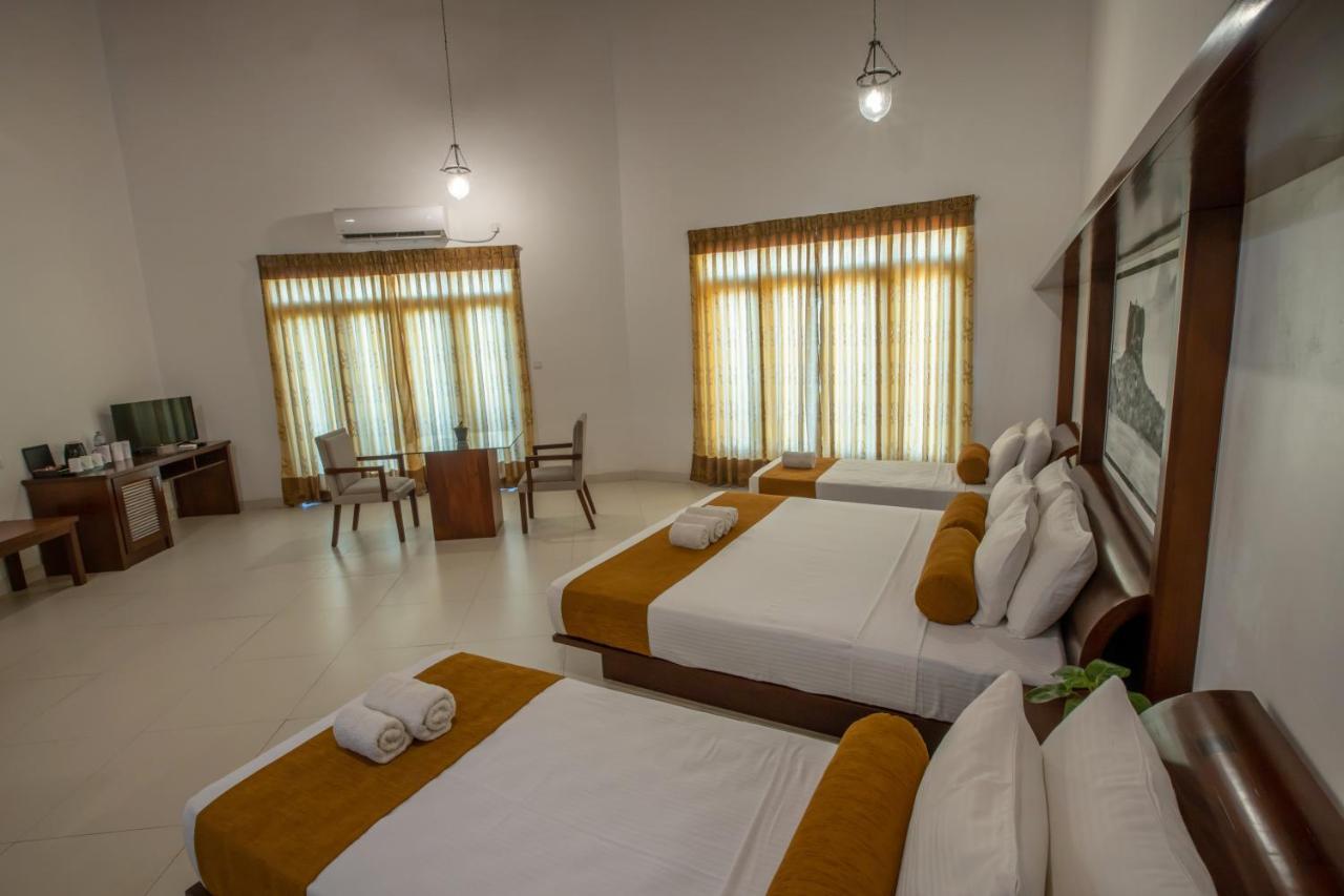 Sigiriya Wewa Addara Hotel - Hotel By The Lake Exteriör bild