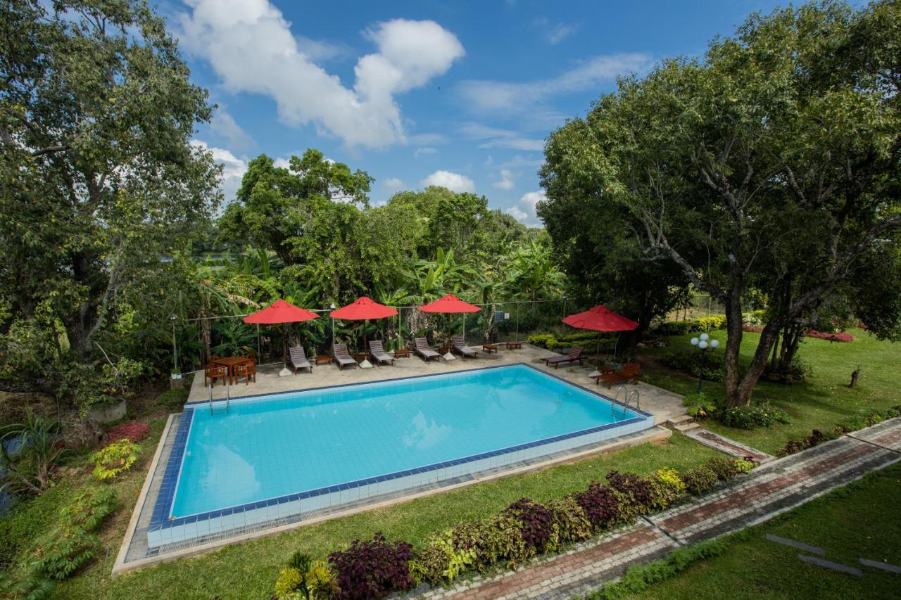 Sigiriya Wewa Addara Hotel - Hotel By The Lake Exteriör bild