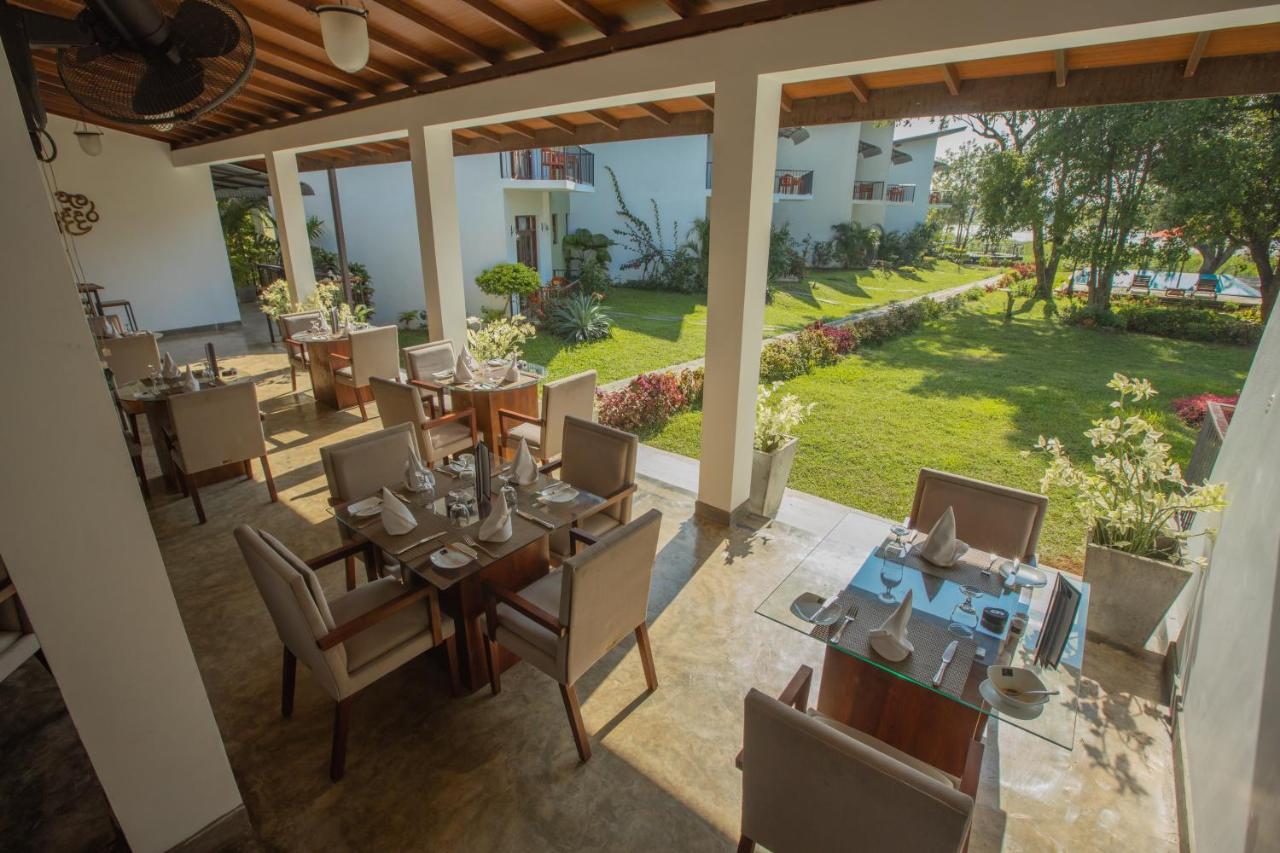 Sigiriya Wewa Addara Hotel - Hotel By The Lake Exteriör bild
